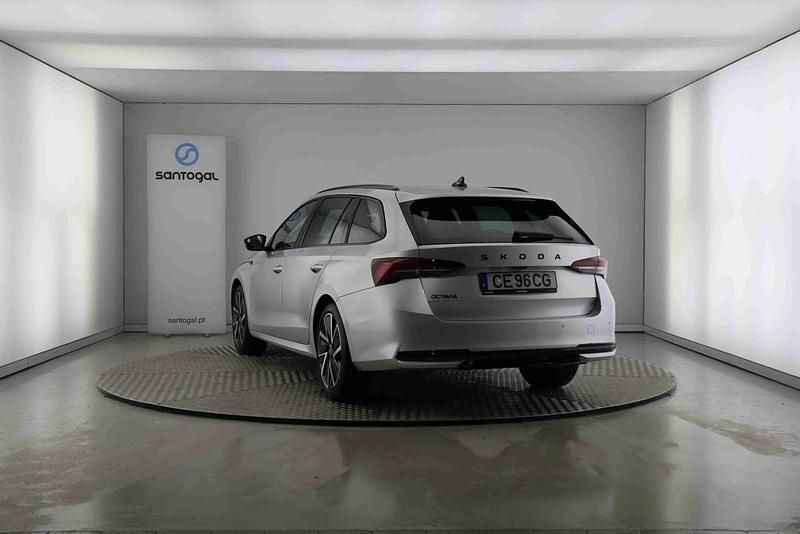 Novo Skoda Octavia Selection 116 HP (85 kW) 2026 Cinzento Carrinha