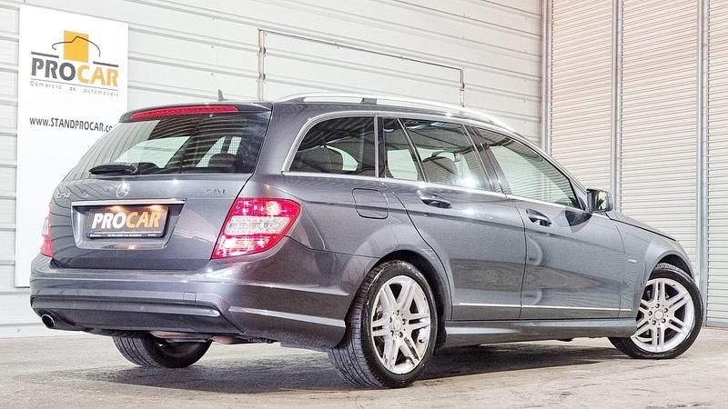 Usado Mercedes C250 Avantgarde 204 HP (150 kW) 2009 Cinza Carrinha