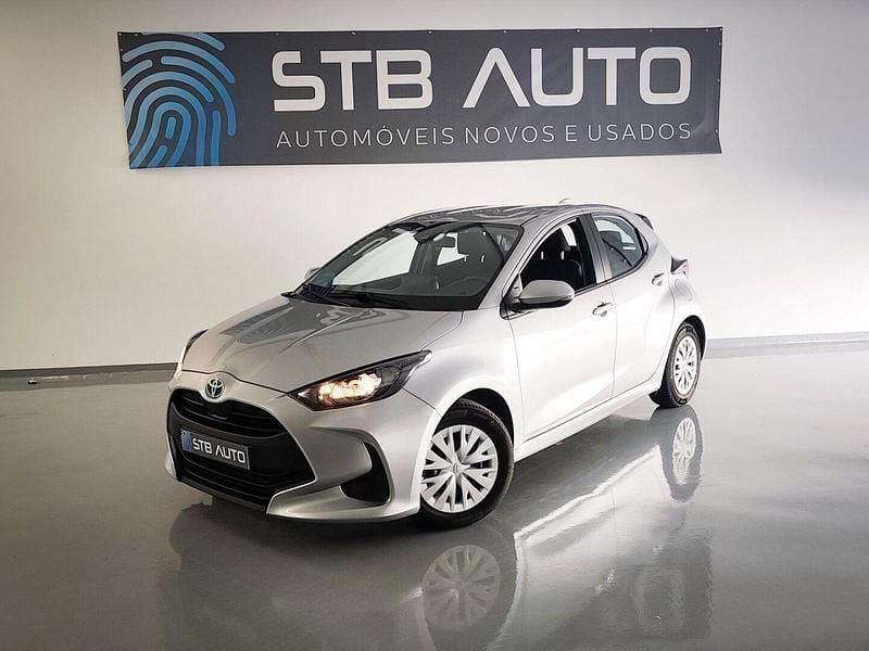 Cinza Usado 2022 Toyota Yaris Hybrid Comfort | € 19.980 (Preço justo) - Imagem 1/4