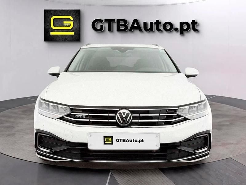 Branco Usado 2021 VW Passat GTE Carrinha | € 27.888 (Preço justo) - Imagem 1/4