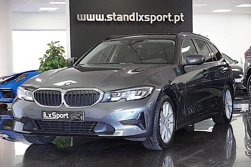 Cinza Usado 2021 BMW 330e Performance Carrinha | € 32.490 (Bom preço) - Imagem 1/4