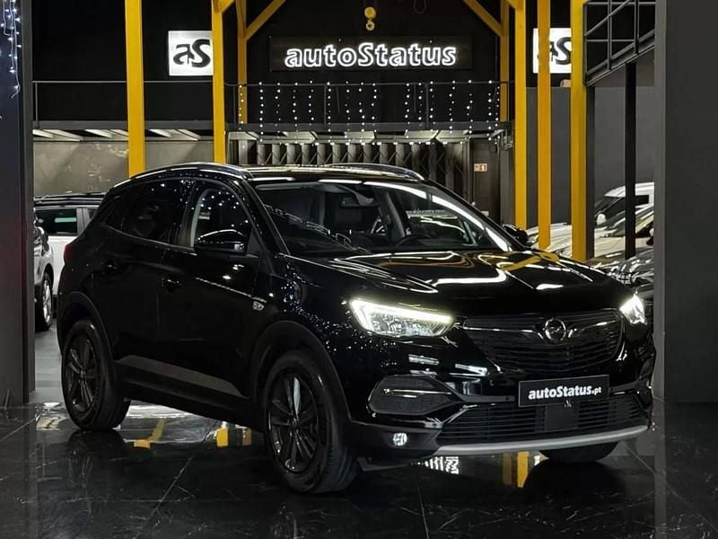 Usado Opel Grandland X Design & Tech 130 HP (95 kW) 2021 Preto SUV