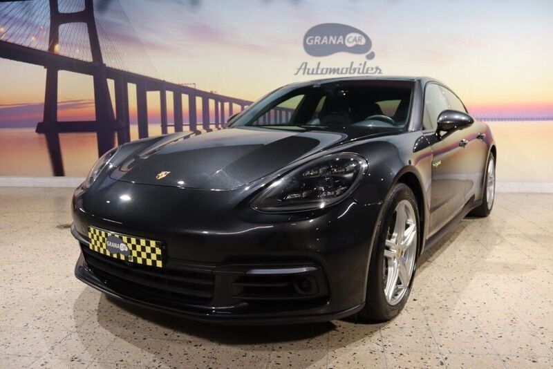 Cinza Usado 2018 Porsche Panamera 4 Sedan | € 57.850 - Imagem 1/4