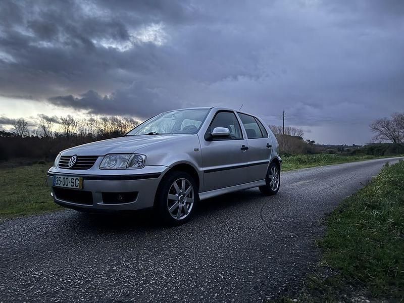 Usado 2001 VW Polo Sedan | € 2.900 (Preço elevado) - Imagem 1/4
