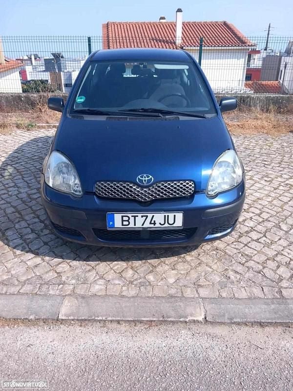 Azul Usado 2004 Toyota Yaris | € 3.200 (Bom preço) - Imagem 1/4