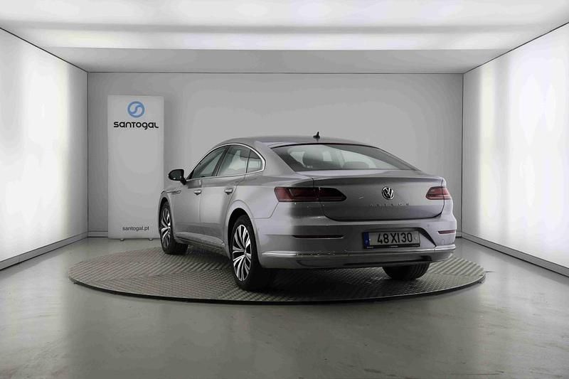 Usado VW Arteon Elegance 150 HP (110 kW) 2019 Cinzento