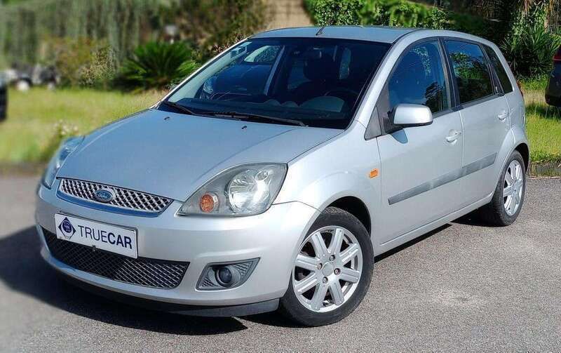 Cinzento Usado 2008 Ford Fiesta Citadino | € 5.500 (Preço justo) - Imagem 1/4