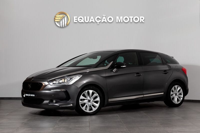Cinza Usado 2017 DS Automobiles DS4 So Chic Sedan | € 14.900 (Preço justo) - Imagem 1/4