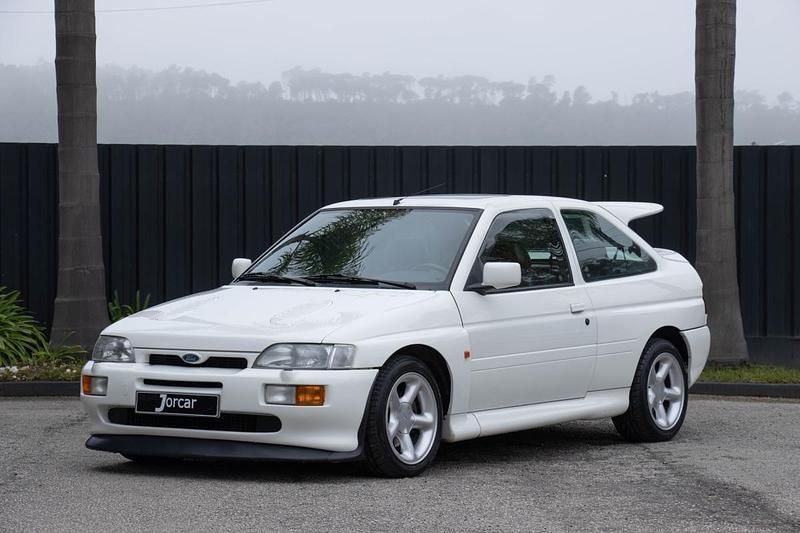 Branco Usado 1994 Ford Escort | € 88.000 - Imagem 1/4