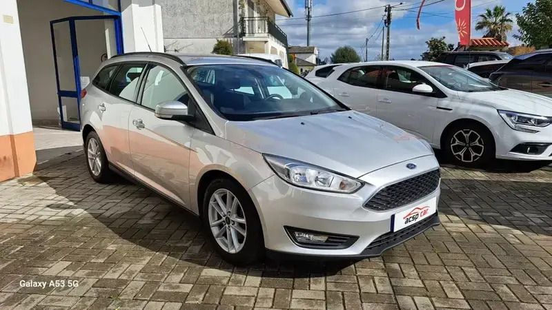 Cinza prata Usado 2016 Ford Focus Trend+ Carrinha | € 10.900 (Preço elevado) - Imagem 1/4
