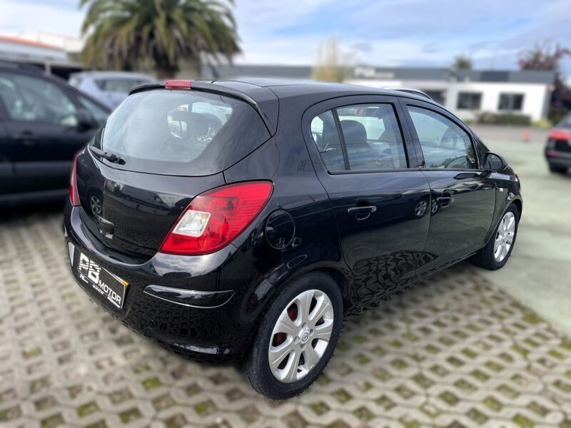Usado Opel Corsa 70 HP (51 kW) 2010 Outra Citadino
