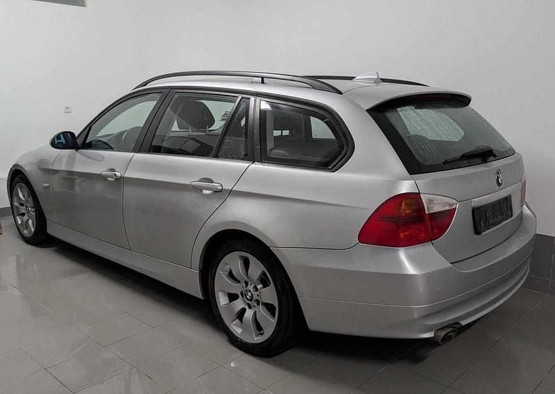 Cinzento Usado 2008 BMW 318 Carrinha | € 8.500 (Preço justo) - Imagem 1/4