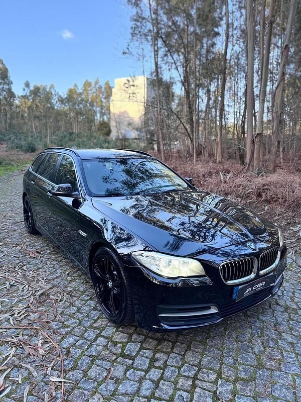 Usado BMW 520 Luxury Line 190 HP (139 kW) 2016 Preto Carrinha