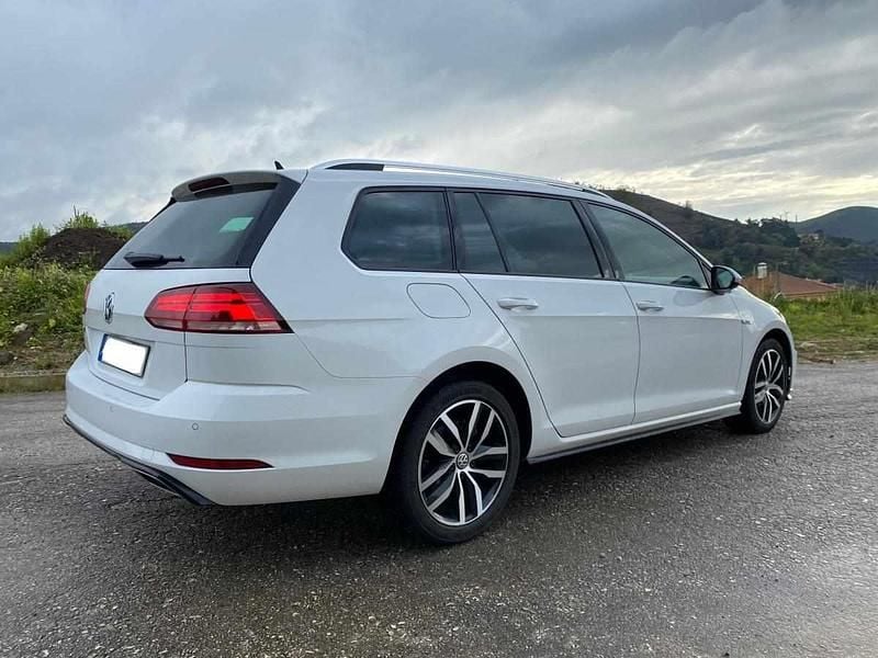 Usado VW Golf VII 116 HP (85 kW) 2020 Branco Carrinha