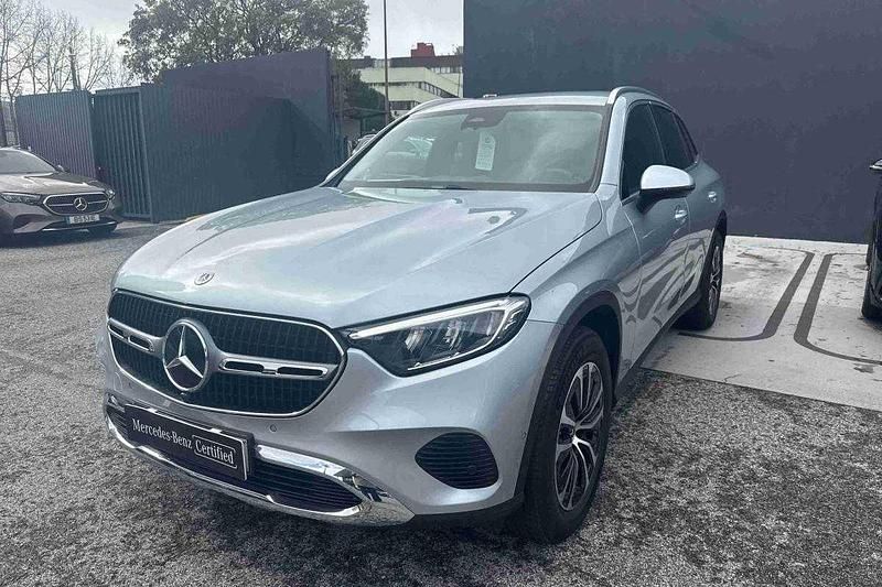Usado Mercedes 220 197 HP (144 kW) 2025 Cinzento