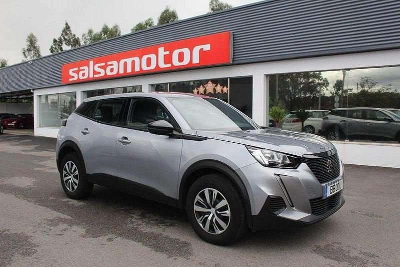 Cinzento Usado 2023 Peugeot 2008 Active SUV | € 19.990 (Preço justo) - Imagem 1/4