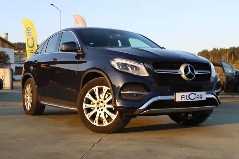 Azul Usado 2018 Mercedes GLE350 Coupé | € 57.000 - Imagem 1/4