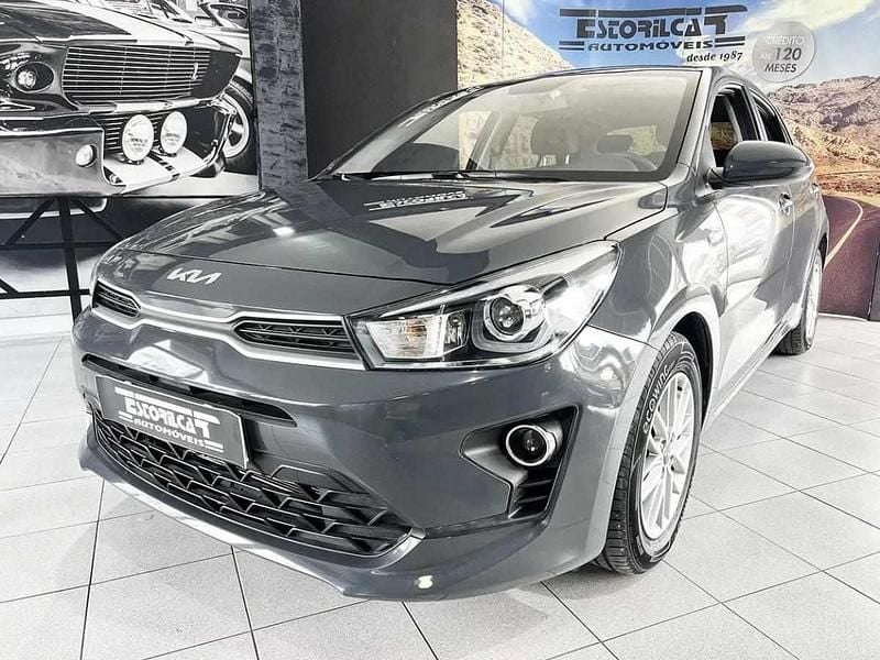 Cinzento Usado 2022 Kia Rio Citadino | € 15.600 (Preço justo) - Imagem 1/4