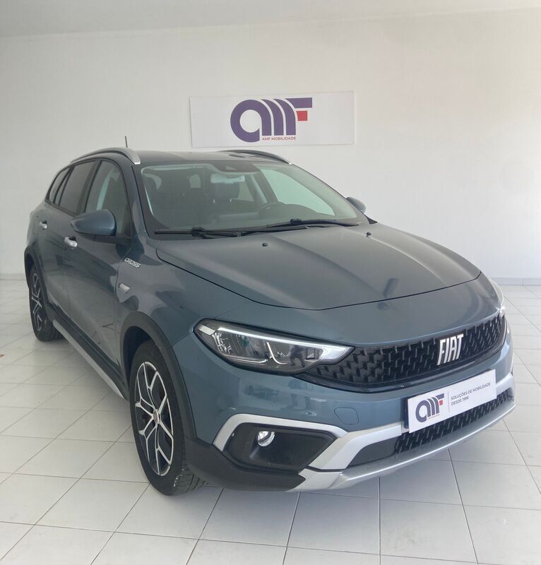 Azul Usado 2022 Fiat Tipo Cross Carrinha | € 26.900 - Imagem 1/4