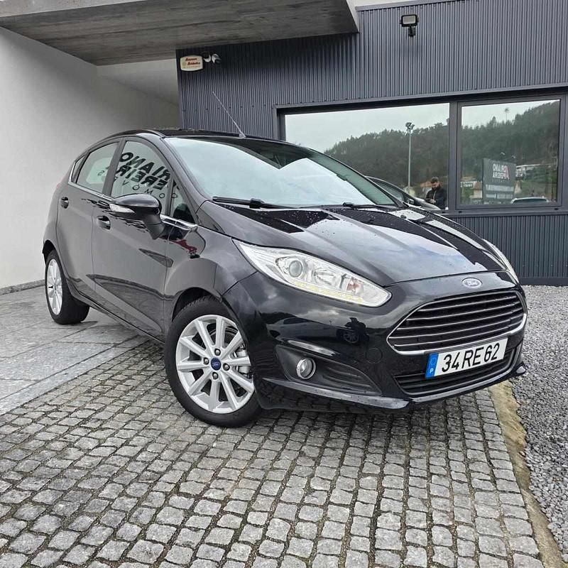 Usado Ford Fiesta Titanium 75 HP (55 kW) 2016 Preto