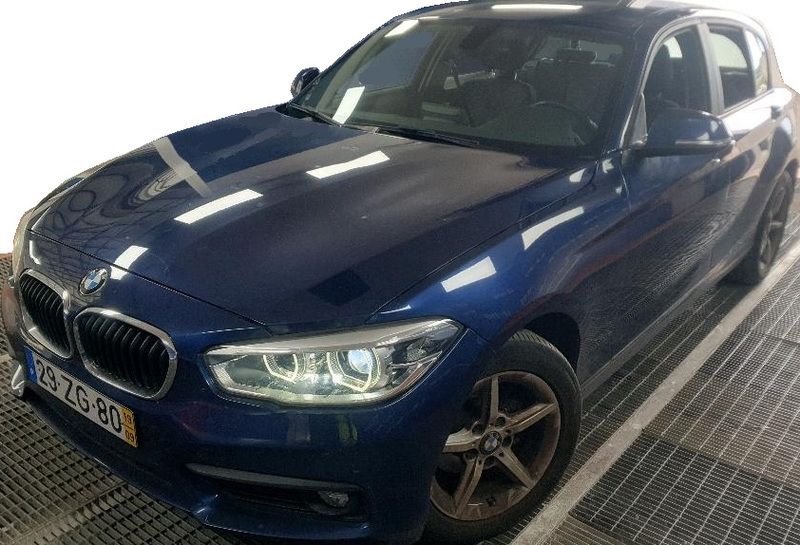 Azul Usado 2019 BMW 116 Advantage Citadino | € 17.099 (Bom preço) - Imagem 1/4