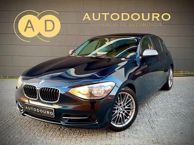Azul Usado 2011 BMW 116 Sport Line Citadino | € 12.990 (Caro) - Imagem 1/4