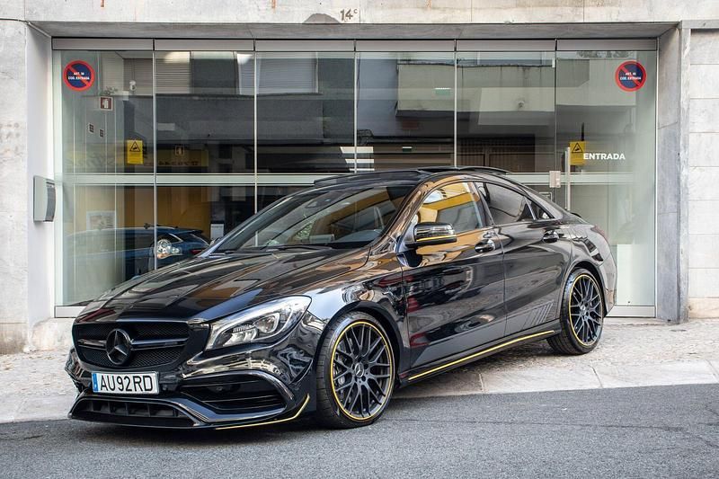 Preto Usado 2018 Mercedes CLA45 AMG AMG Sedan | € 39.900 - Imagem 1/4