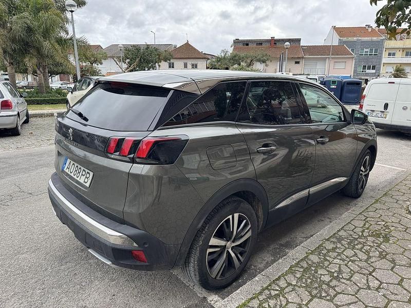 Usado Peugeot 3008 130 HP (95 kW) 2018 Sedan
