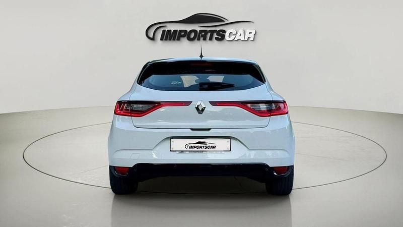 Usado Renault Mégane IV Intens 110 HP (80 kW) 2019 Branco Sedan