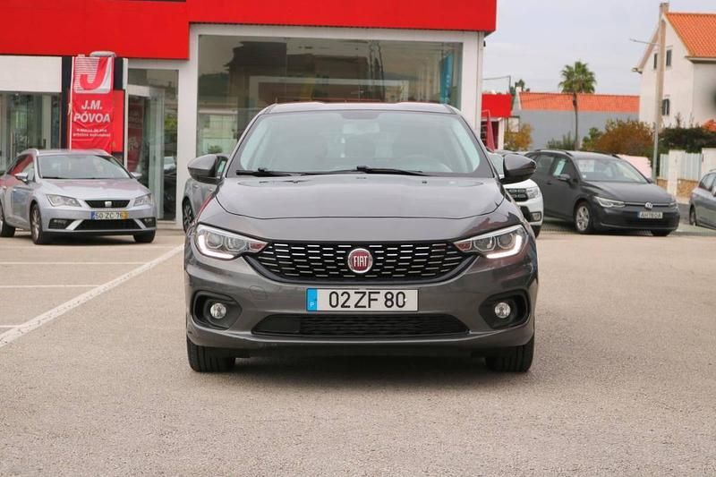 Usado Fiat Tipo 95 HP (69 kW) 2019 Cinzento
