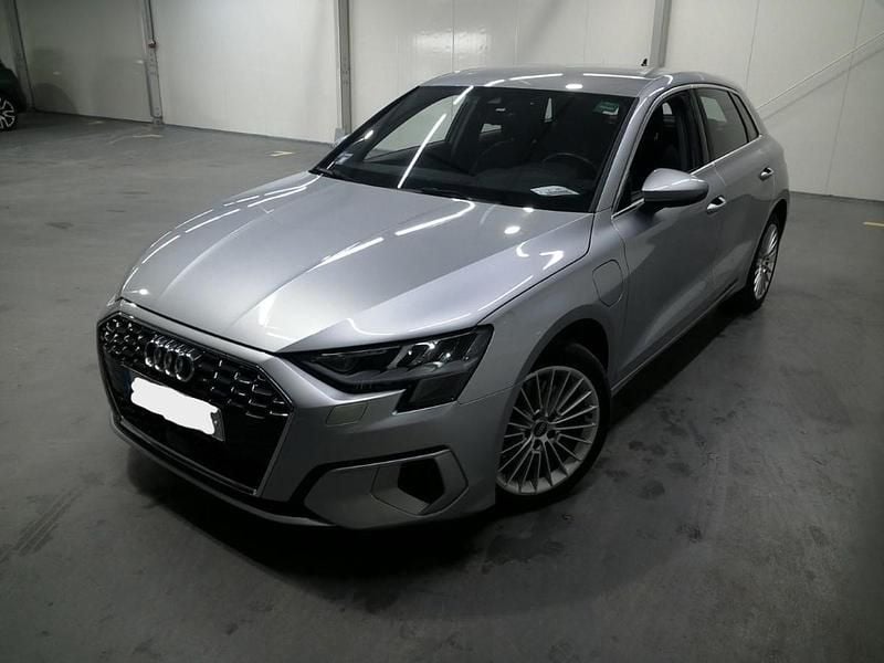 Usado Audi A3 Sportback e-tron 204 HP (150 kW) 2022 Cinzento Citadino