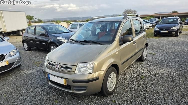 Usado Fiat Panda 60 HP (44 kW) 2010 Cinza Citadino