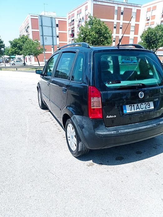 Usado 2005 Fiat Idea Monovolume | € 1.300 - Imagem 1/4