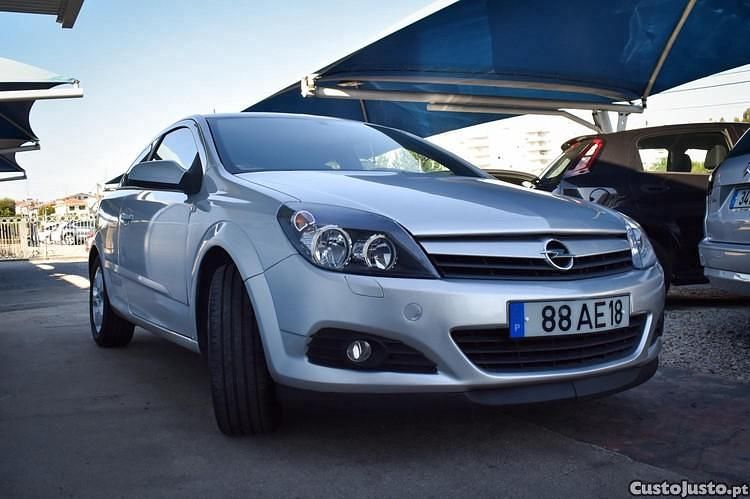 Cinza Usado 2005 Opel Astra Coupé | € 4.350 - Imagem 1/1
