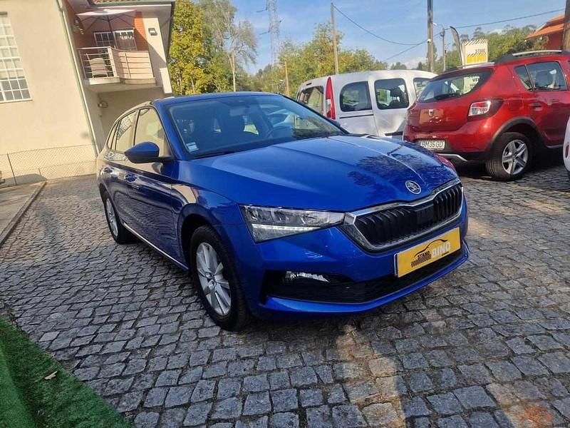 Usado Skoda Scala 116 HP (85 kW) 2021 Azul Citadino
