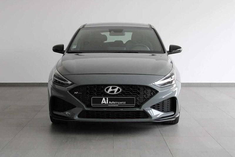 Cinzento Usado 2021 Hyundai i30 Citadino | € 29.350 - Imagem 1/4