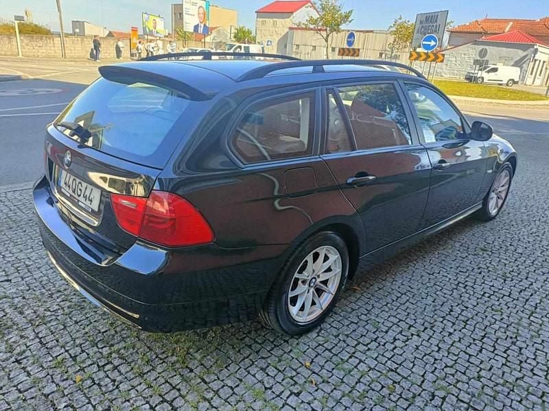 Usado BMW 318 143 HP (105 kW) 2009 Preto Carrinha
