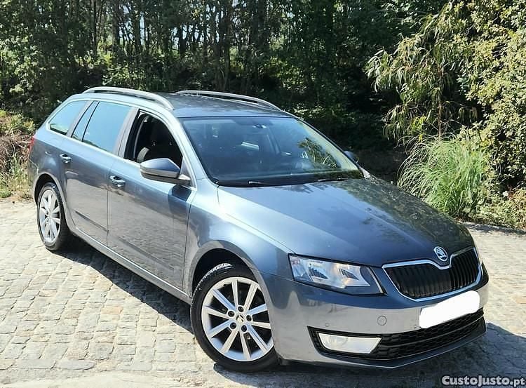Cinza Usado 2014 Skoda Octavia Elegance Carrinha | € 7.500 - Imagem 1/1