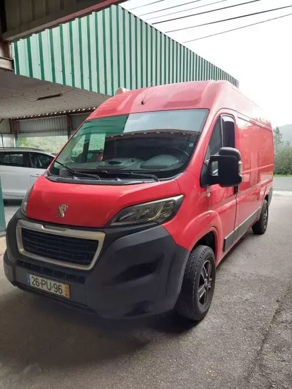 Usado Peugeot Boxer 130 HP (95 kW) 2015 Vermelho Van