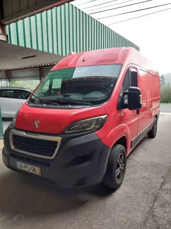 Vermelho Usado 2015 Peugeot Boxer Van | € 17.000 (Caro) - Imagem 1/4