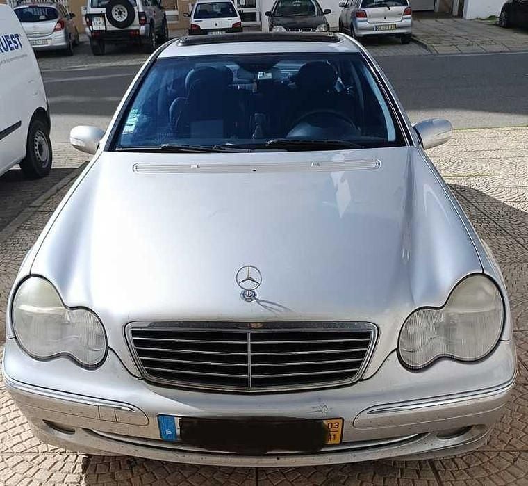Usado Mercedes C230 141 HP (103 kW) 2003 Sedan