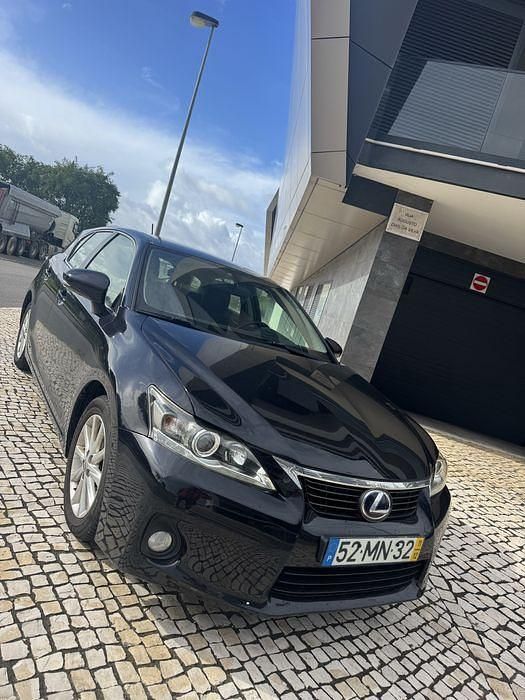 Usado 2011 Lexus CT200h Sedan | € 11.900 - Imagem 1/4