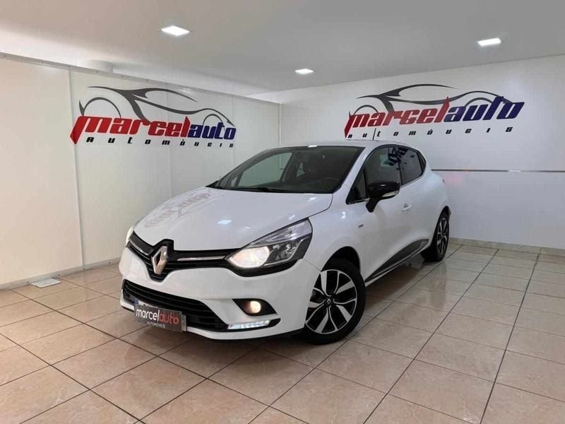 Branco Usado 2019 Renault Clio IV LIMITED Citadino | € 13.900 (Preço justo) - Imagem 1/4