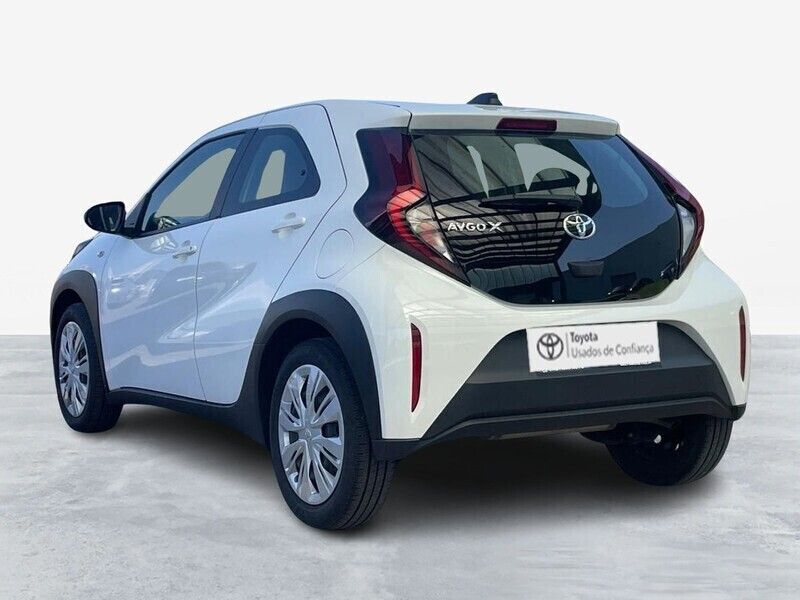 Branco (sólida) Usado 2023 Toyota Aygo Play Citadino | € 16.750 (Preço justo) - Imagem 1/4