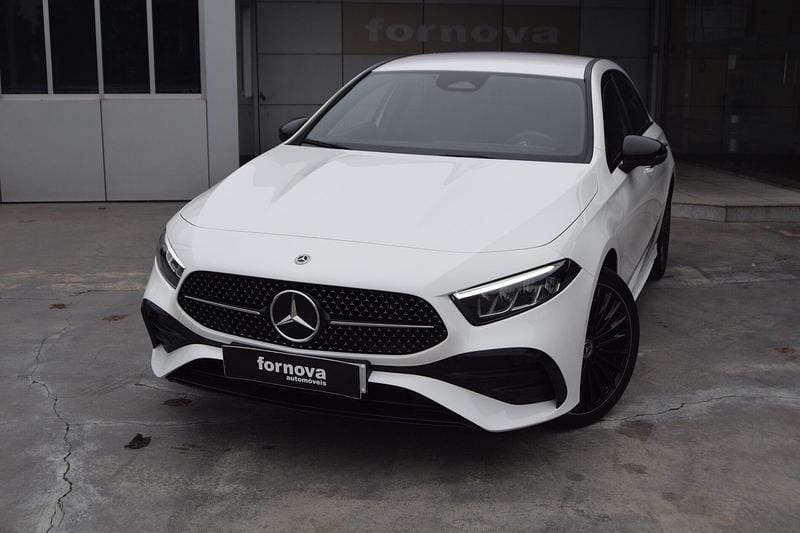 Branco Usado 2024 Mercedes A250 AMG line Sedan | € 38.500 (Preço justo) - Imagem 1/4