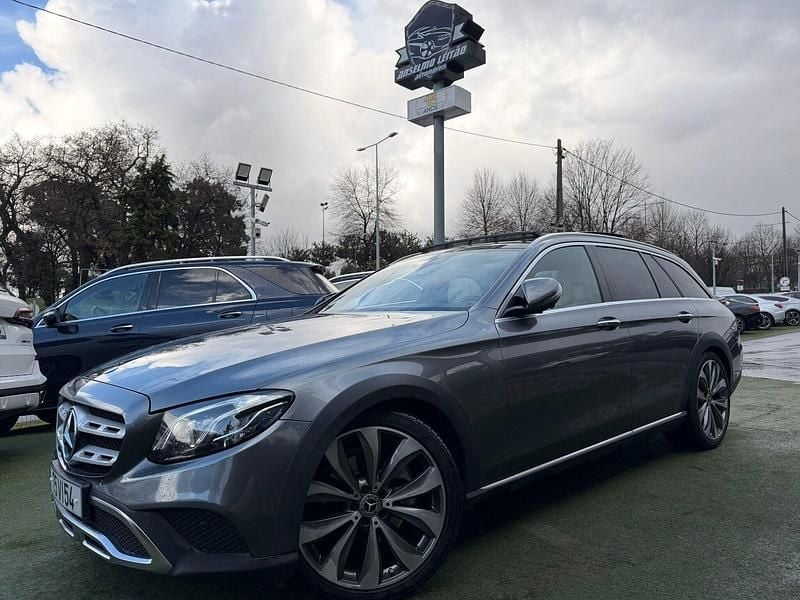 Usado Mercedes E220 All-Terrain Avantgarde 194 HP (142 kW) 2018 Cinza Carrinha