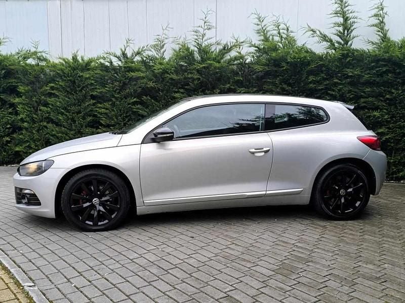 Usado VW Scirocco 140 HP (102 kW) 2011 Cinzento Coupé