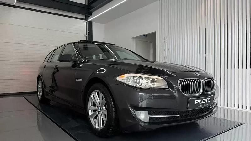 Usado BMW 520 Luxury Line 184 HP (135 kW) 2013 Cinza Carrinha