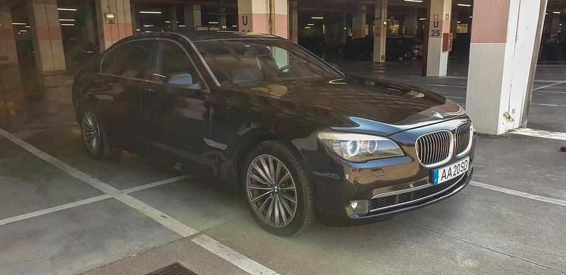 Preto Usado 2009 BMW 750L Sedan | € 20.000 - Imagem 1/4