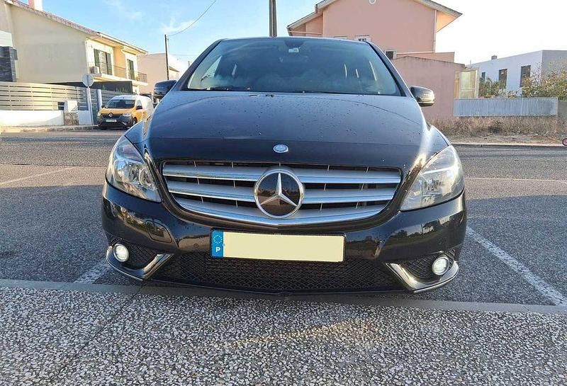 Usado 2016 Mercedes B180 Monovolume | € 15.000 - Imagem 1/4